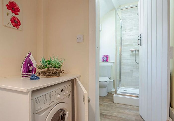 2 Bedroom Cottage To Rent In Rostherne Lane, Rostherne, Knutsford, WA16