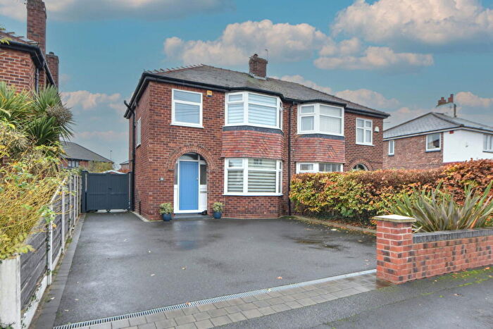 3 Bedroom Semi Detached House For Sale In Oaklea Road, Sale, M33