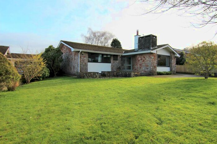 4 Bedroom Bungalow For Sale In Yew Tree Lane, Compton Martin, BS40