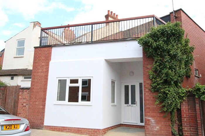 2 Bedroom Flat To Rent In Newington Road, Northampton, NN2