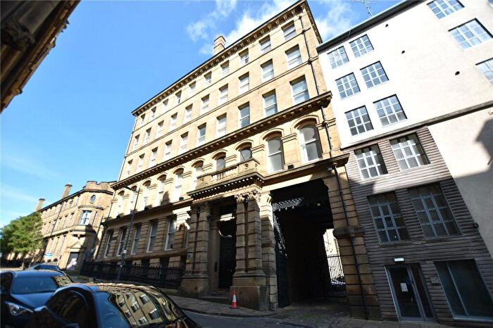 2 Bedroom Apartment For Sale In Behrens Warehouse, East Parade, Bradford, West Yorkshire, BD1