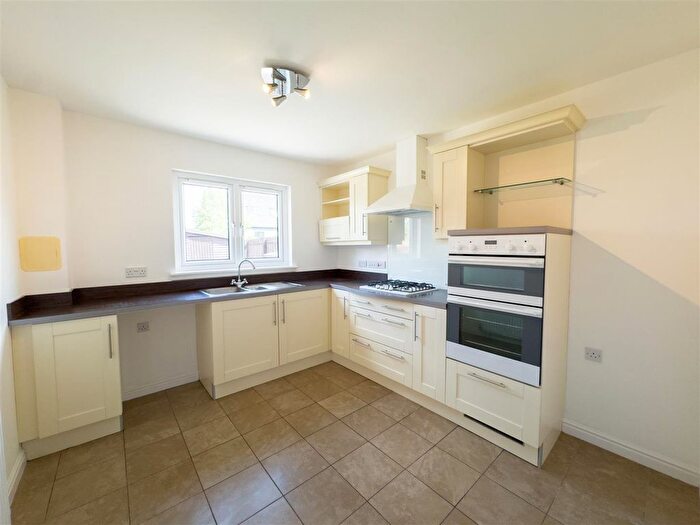 4 Bedroom Detached House For Sale In Toftcombs Avenue, Stonehouse, ML9