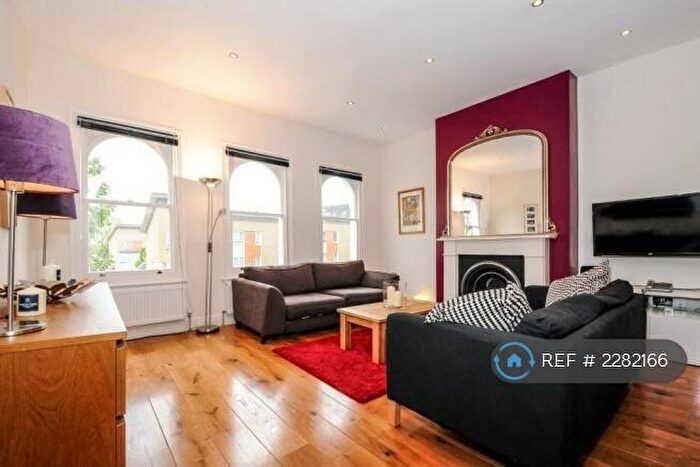 2 Bedroom Maisonette To Rent In Linden Grove, London, SE15