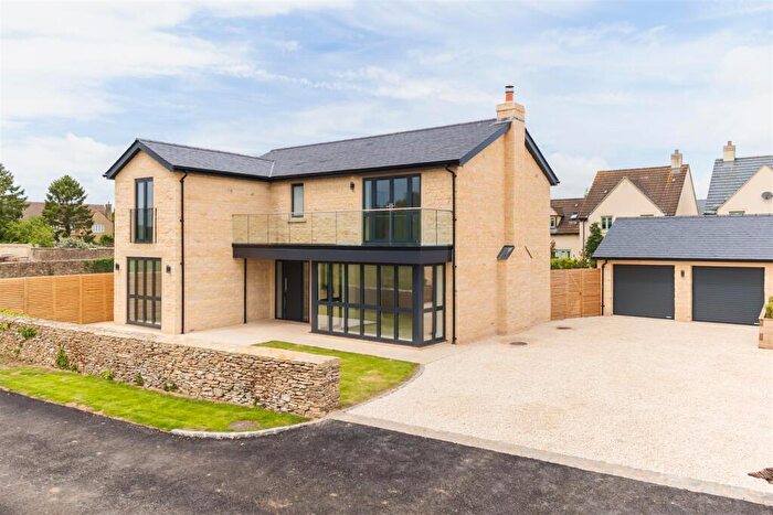 4 Bedroom Detached House For Sale In The Street, Hullavington, Chippenham, SN14