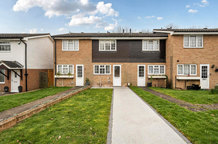 2 Bedroom Terraced House For Sale In Brickfield Farm Gardens, Farnborough, Orpington, Kent, BR6