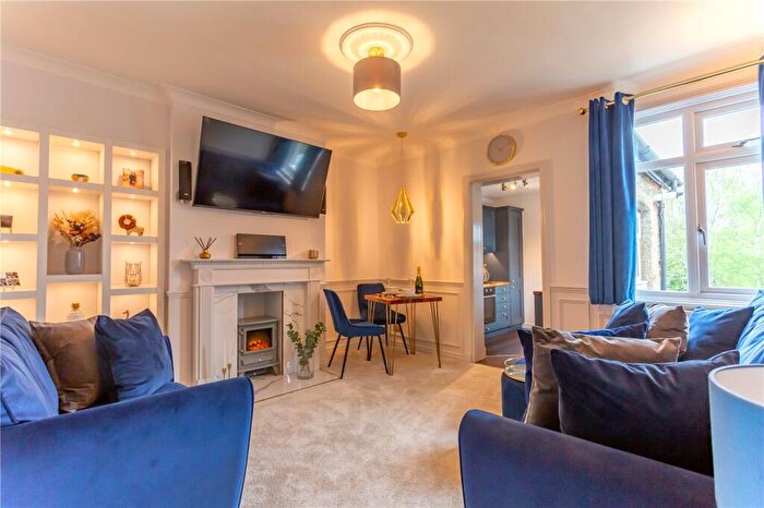 1 Bedroom Maisonette To Rent In Park View, Bagshot, Surrey, GU19