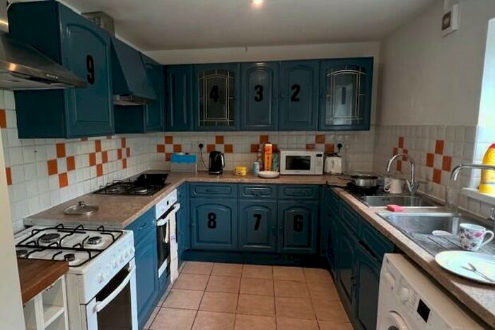 9 Bedroom Terraced House To Rent In Colum Road Cardiff, CF10