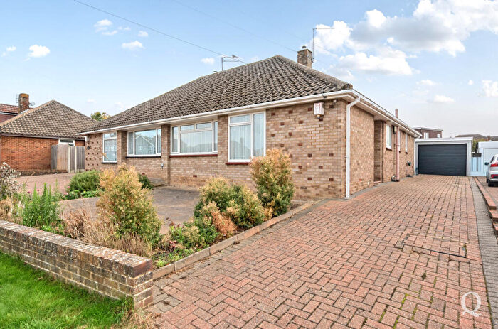 3 Bedroom Bungalow For Sale In Minterne Avenue, Sittingbourne, Kent, ME10