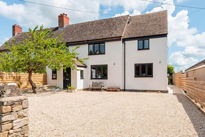 4 Bedroom Semi-Detached House For Sale In Akeman Street, Combe, OX29