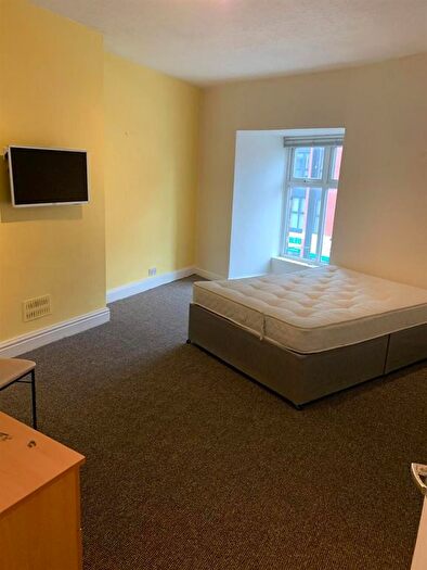 4 Bedroom Flat To Rent In Wilmslow Road, Manchester, M14