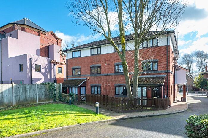 1 Bedroom Flat For Sale In Wrentham Avenue, Queen's Park, London, NW10
