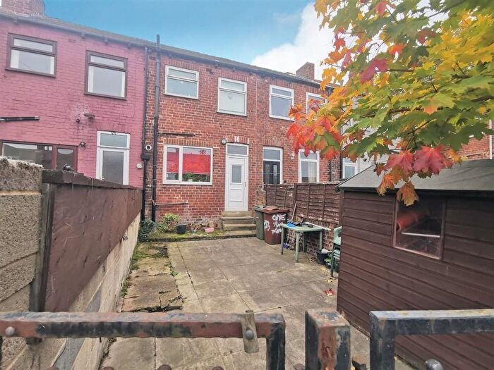 2 Bedroom Terraced House For Sale In Wakefield Road, Featherstone, Pontefract, WF7