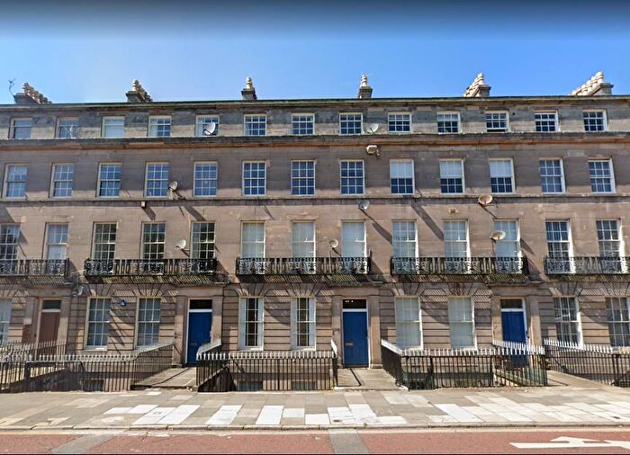 2 Bedroom Flat To Rent In A Hamilton Square, Birkenhead, CH41