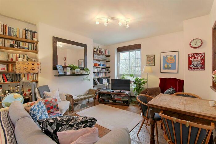 4 Bedroom Flat To Rent In Fairwall House, SE5