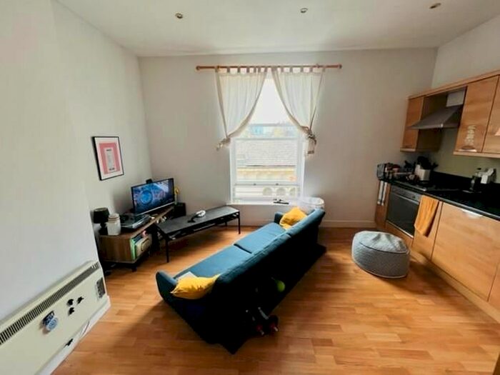 1 Bedroom Flat To Rent In Bank Street, Bradford, BD1