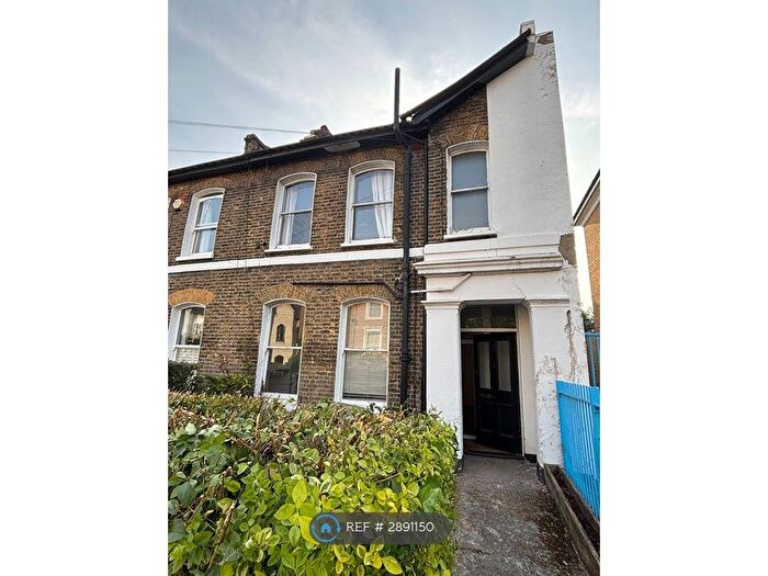 2 Bedroom Flat To Rent In Montpelier Road, London, SE15