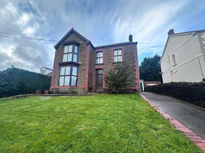 4 Bedroom House To Rent In New Road, Trebanos, Swansea, SA8