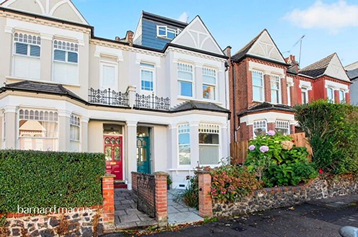 5 Bedroom Terraced House For Sale In Greenham Road, London, N10