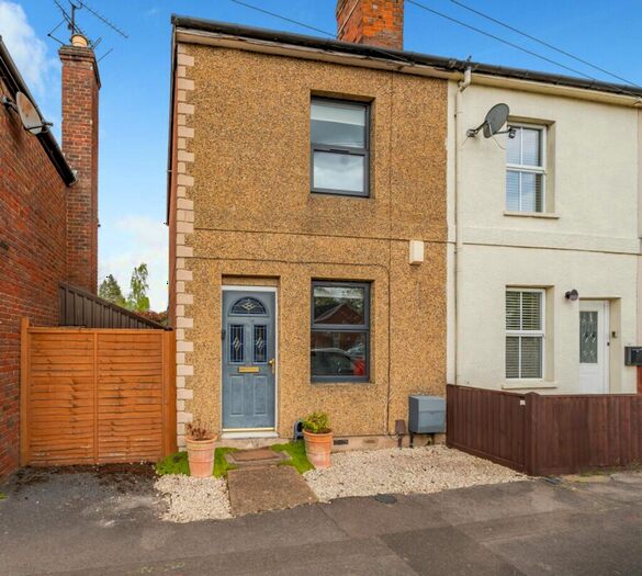 2 Bedroom End Of Terrace House To Rent In Latimer Road, Wokingham, RG41