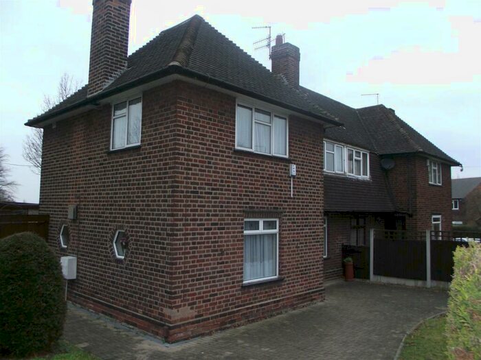 3 Bedroom House To Rent In Perry Road, Nottingham, NG5