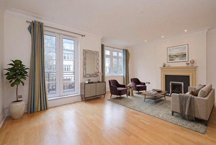 5 Bedroom Semi-detached House To Rent In Kelsall Mews, Richmond, TW9