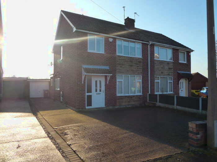 3 Bedroom Semi-Detached House To Rent In Hartland Crescent, Edenthorpe, DN3