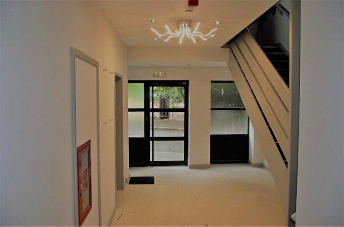 1 Bedroom Flat To Rent In Mayberry Place, Rumbow, Halesowen, West Midlands, B63