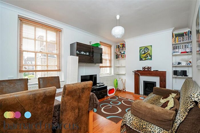 2 Bedroom Flat To Rent In Riverside Gardens, London, W6