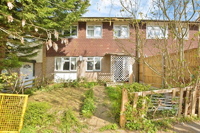 4 Bedroom Terraced House For Sale In Lynsted Close, Ashford, TN23