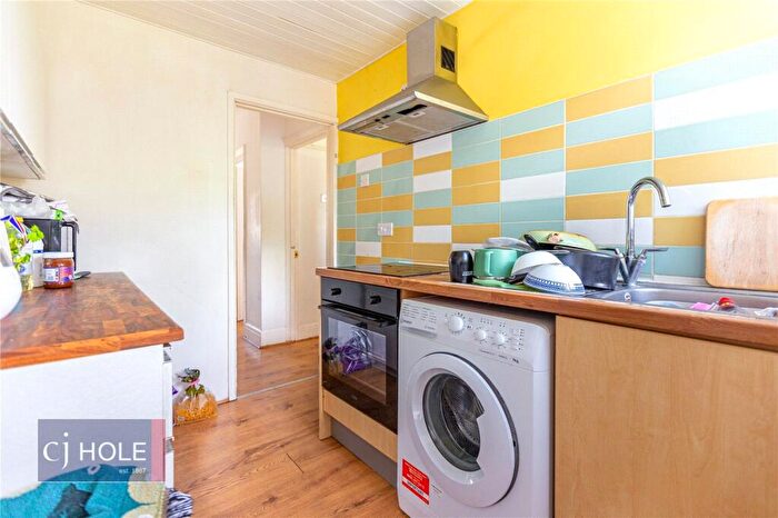 3 Bedroom Terraced House To Rent In Eighth Avenue, Bristol, BS7