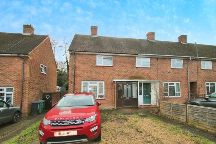 2 Bedroom End Of Terrace House To Rent In Valley Rise, Watford, WD25