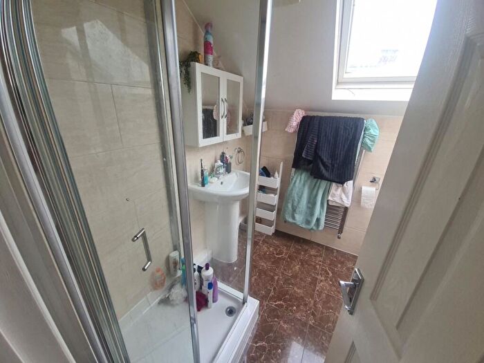 10 Bedroom House To Rent In Headingley Avenue, Leeds, LS6