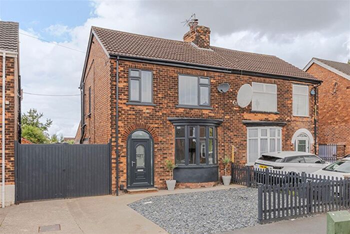3 Bedroom Semi-Detached House For Sale In Crosby Avenue, Scunthorpe, DN15