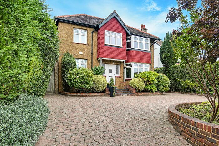 4 Bedroom Detached House For Sale In Briton Hill Road, Sanderstead, Surrey, CR2