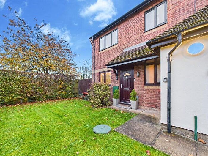 1 Bedroom Maisonette For Sale In Westfield, Hawkslade, Aylesbury, HP21