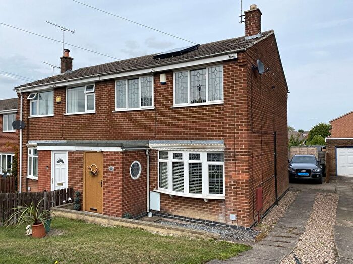 3 Bedroom Semi-detached House For Sale In Chiltern Road, Swadlincote, Derbyshire, DE11