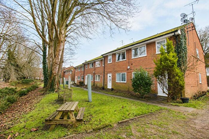 1 Bedroom Flat To Rent In Eaton Avenue, High Wycombe, HP12