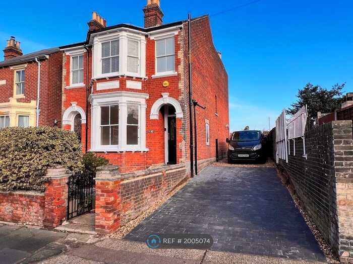 3 Bedroom Detached House To Rent In Beaconsfield Avenue, Colchester, CO3