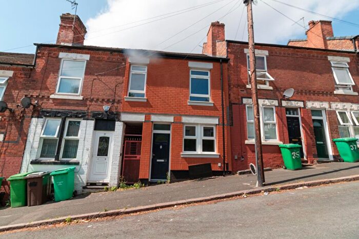 3 Bedroom Terraced House For Sale In Hogarth Street, Nottingham, NG3