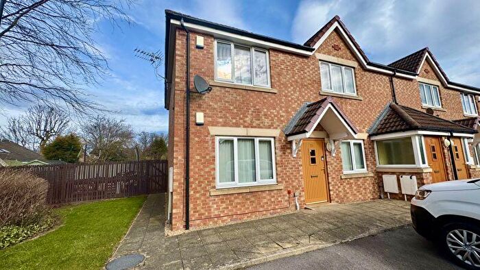 2 Bedroom Flat For Sale In Westward Place, Harraton, Washington, NE38