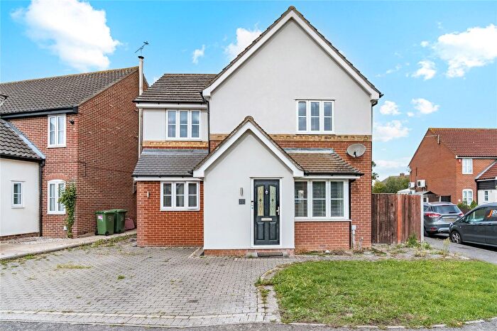 4 Bedroom Detached House For Sale In Kingsley Meadows, Wickford, Essex, SS12