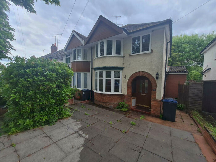 3 Bedroom Semi-Detached House To Rent In Watwood Road, Hall Green, B28