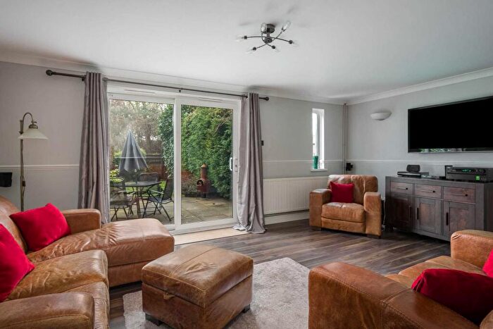 3 Bedroom Semi Detached House For Sale In Walbrook Avenue, Springfield, MK6