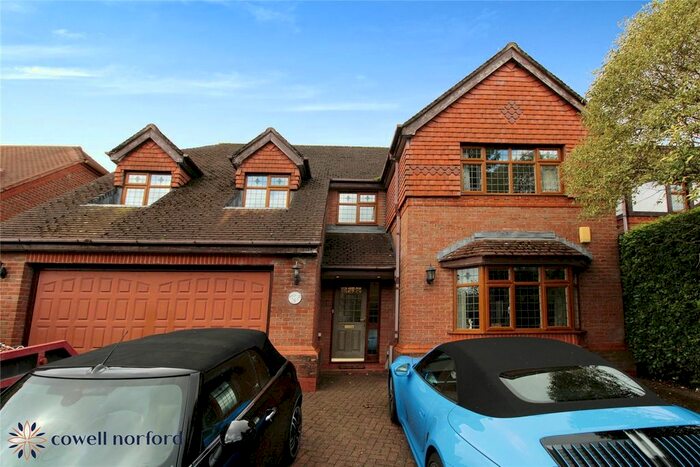 4 Bedroom Detached House To Rent In Greenview Drive, Norden, Greater Manchester, OL11