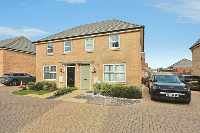 3 Bedroom Semi-Detached House For Sale In Chestnut Drive, Horsford, Norwich, NR10