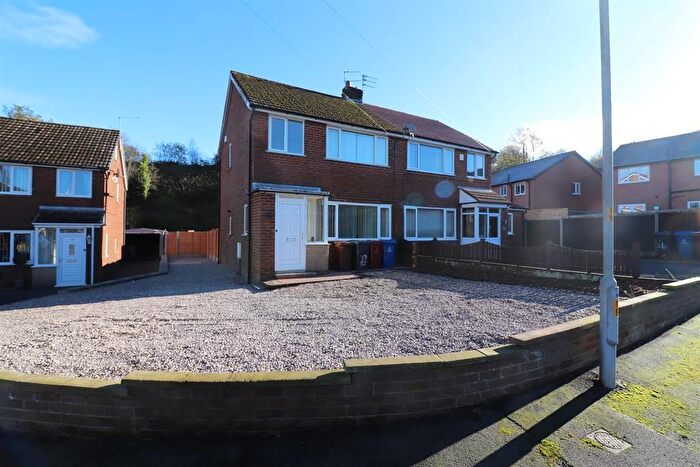 3 Bedroom Semi-Detached House To Rent In Feilden Place, Blackburn, BB2