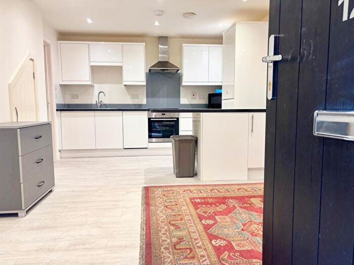 2 Bedroom Flat To Rent In Tavistock Street, Bedford, MK40