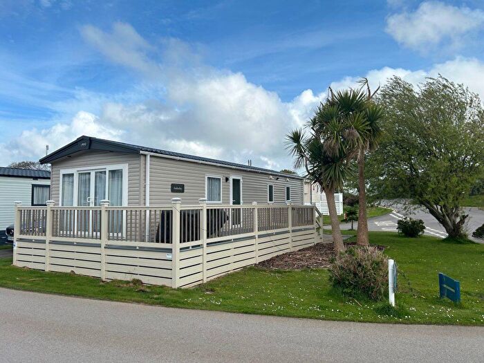 2 Bedroom Park Home For Sale In Solent Breezes Holiday Park – Hampshire, SO31