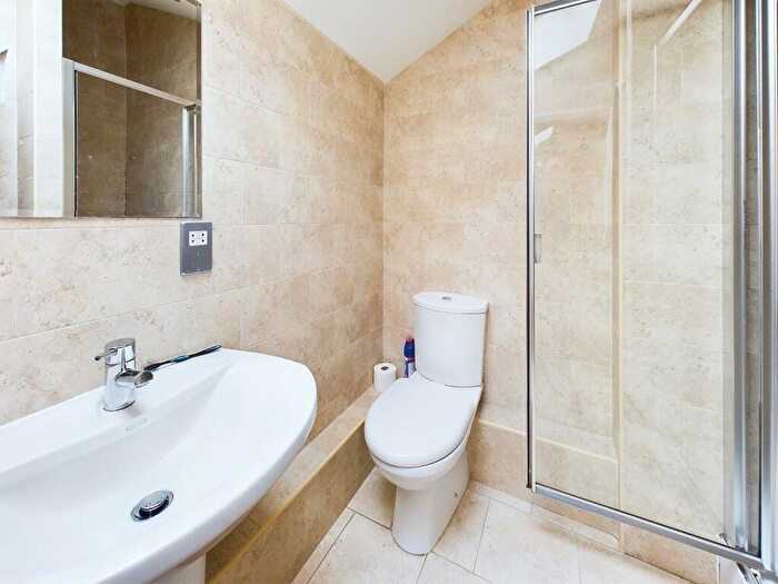 2 Bedroom Apartment For Sale In Towpath House, Canal Road, Riddlesden, Keighley, BD20