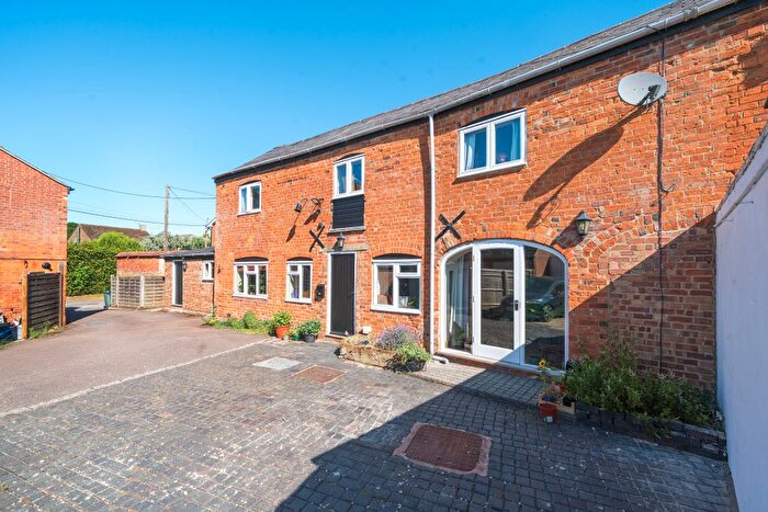 2 Bedroom Detached House For Sale In Chapel Row, Clifton, OX15